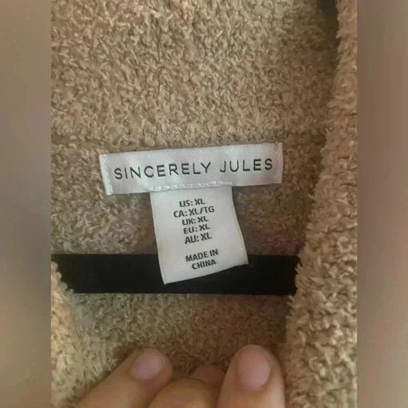 Sincerely Jules Women’s XL Button Down Sweater - Picture 3 of 5